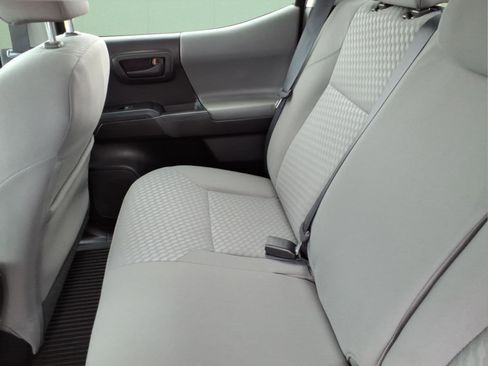 Used 2022 Toyota Tacoma SR image 9
