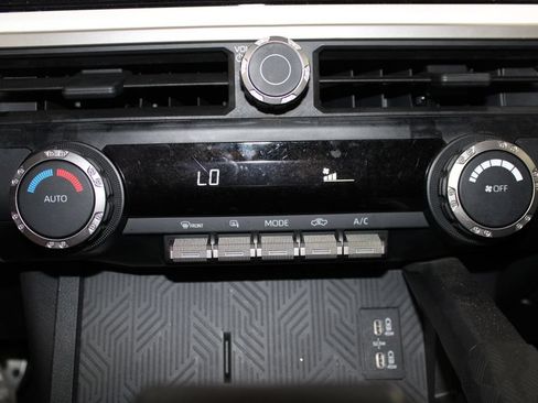 Used 2024 Toyota Tacoma TRD Sport RWD image 31