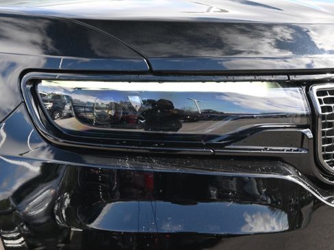 Used 2025 Jeep Wagoneer Series II image 12