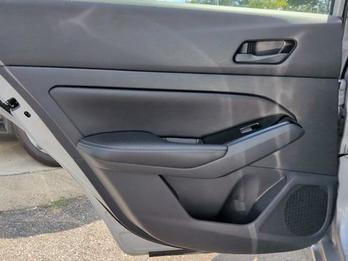 Used 2023 Nissan Altima 2.5 SV FWD image 22