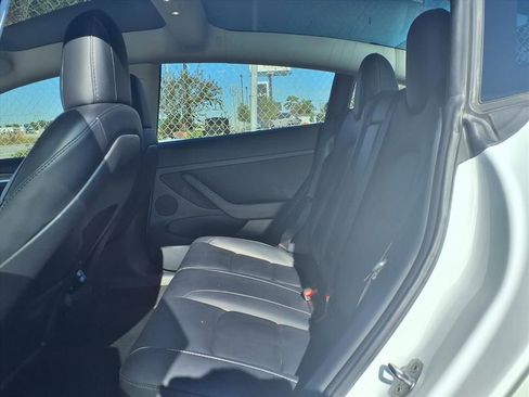 Used 2023 Tesla Model 3 Standard Range image 16