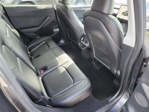 Used 2024 Tesla Model Y Long Range AWD/4WD image 20