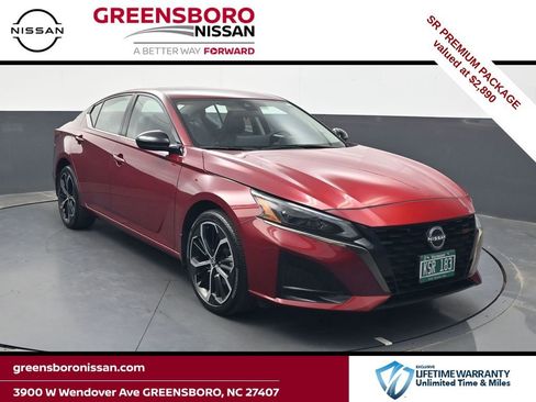 Used 2024 Nissan Altima 2.5 SR w/ SR Premium Package AWD/4WD image 1