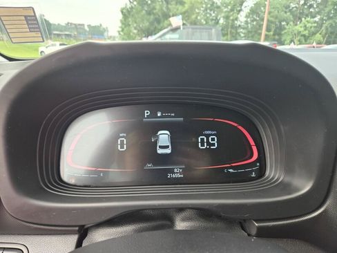 Used 2024 Hyundai Venue SE FWD image 13