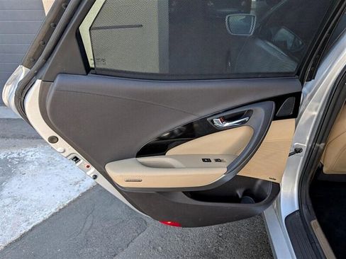 Used 2012 Hyundai Azera w/ Technology Pkg image 23