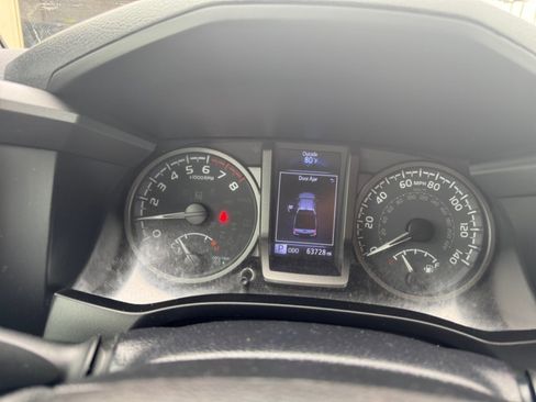 Used 2021 Toyota Tacoma TRD Off-Road AWD/4WD image 16