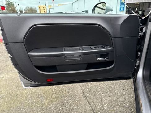 Used 2014 Dodge Challenger R/T image 15