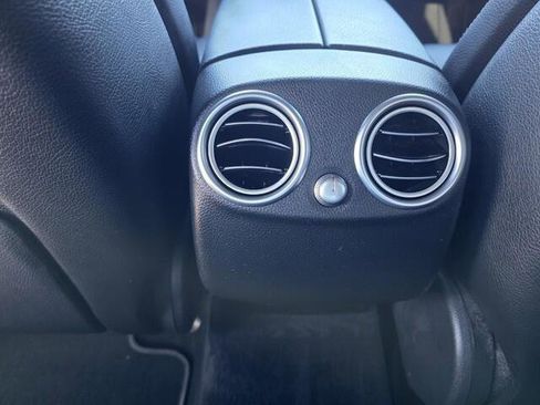 Used 2018 Mercedes-Benz GLC 300 image 32