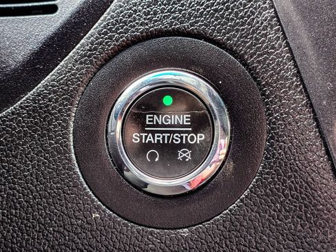 Used 2018 Ford Explorer XLT FWD image 20