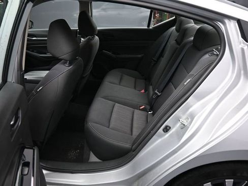 Used 2023 Nissan Altima 2.5 SV image 12