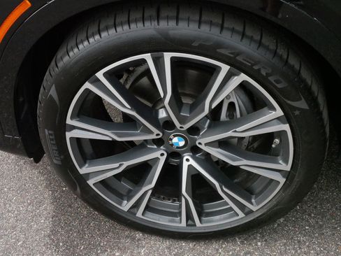 Used 2022 BMW X7 xDrive40i w/ M Sport Package image 15