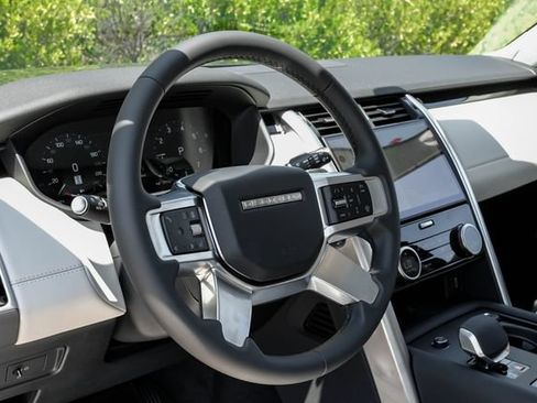 New 2026 Land Rover Discovery S AWD/4WD image 21