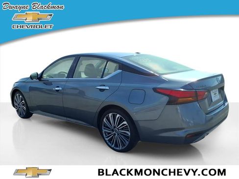 Used 2023 Nissan Altima 2.5 SL image 5