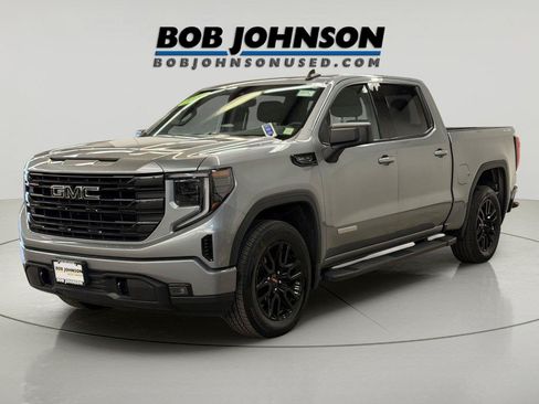 Used 2024 GMC Sierra 1500 Elevation w/ LPO, Elevation Black Package AWD/4WD image 6
