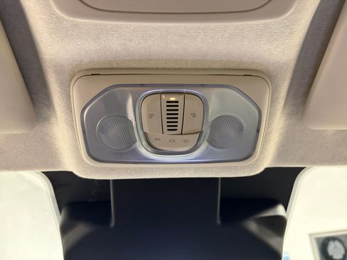 Used 2023 RAM ProMaster 2500 FWD image 24