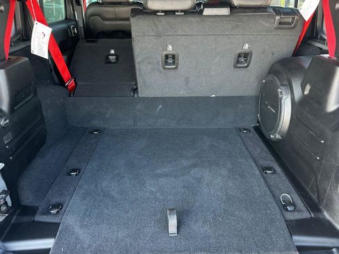 Used 2023 Jeep Wrangler Unlimited Rubicon 4xe image 16