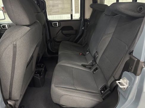 New 2025 Jeep Gladiator Sport image 5