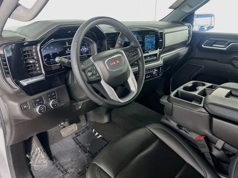 Used 2025 GMC Sierra 1500 SLT AWD/4WD image 11