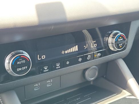 New 2026 Mitsubishi Outlander ES FWD image 28