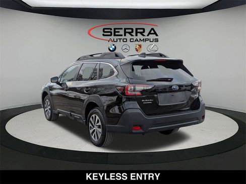 Used 2023 Subaru Outback Premium image 5