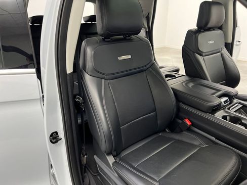 Used 2025 Ford Expedition Platinum AWD/4WD image 24