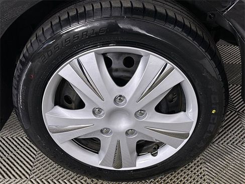 Used 2022 Toyota Corolla LE image 34