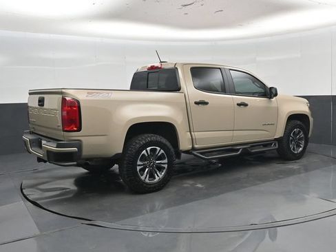 Used 2022 Chevrolet Colorado Z71 AWD/4WD image 3