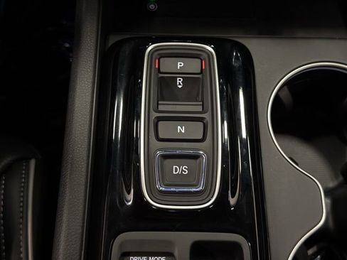 Used 2025 Honda Pilot Elite image 34