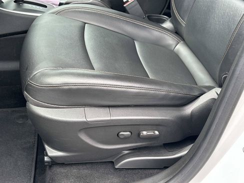 Certified 2022 Chevrolet Trax LT w/ Premium Seat Package AWD/4WD image 16