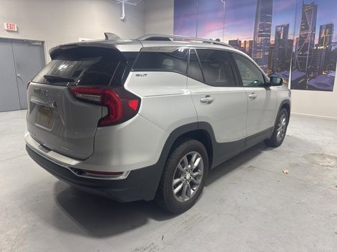 Used 2022 GMC Terrain SLT image 5