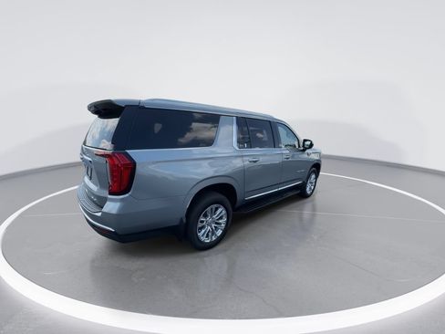 Used 2023 GMC Yukon XL SLT AWD/4WD image 8
