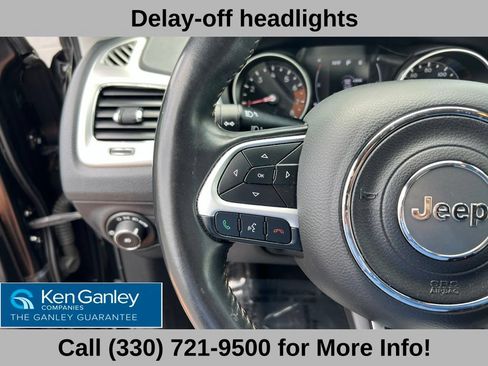 Used 2019 Jeep Compass Latitude AWD/4WD image 30