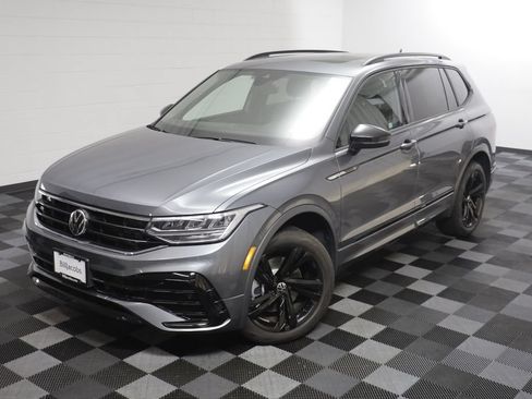 Certified 2023 Volkswagen Tiguan SE R-Line FWD image 2