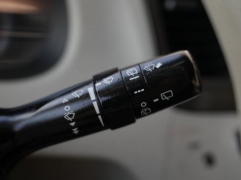 Used 2011 Toyota Sienna image 38