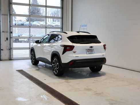 New 2026 Chevrolet Trax RS w/ Sunroof Package image 7