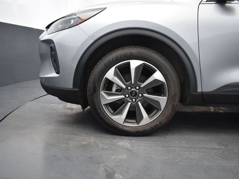 Used 2024 Ford Escape Platinum image 5