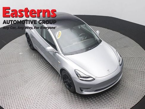Used 2018 Tesla Model 3 Long Range AWD/4WD image 3