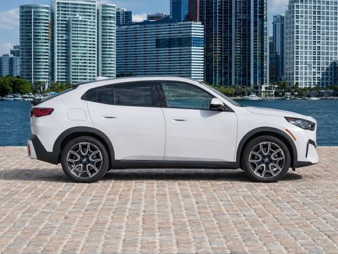 Used 2025 BMW X2 xDrive28i w/ Convenience Package AWD/4WD image 6