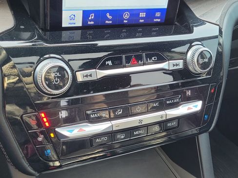 Certified 2021 Ford Explorer Platinum w/ Equipment Group 601A image 31