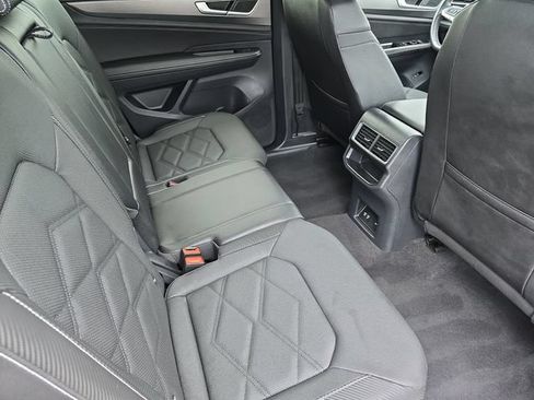 Used 2025 Volkswagen Atlas Cross Sport SE AWD/4WD image 13