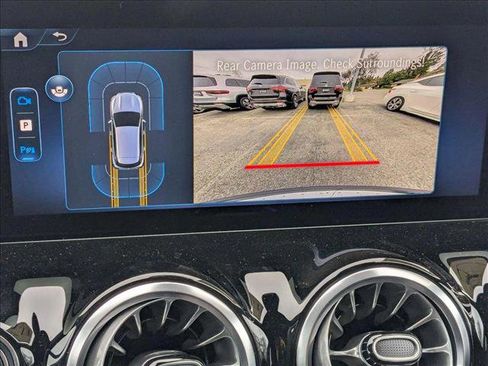 New 2025 Mercedes-Benz GLA 250 image 12