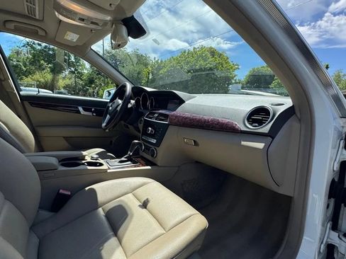 Used 2013 Mercedes-Benz C 250 Sedan image 9