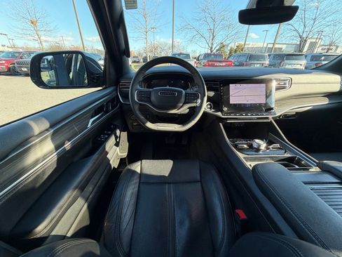 Certified 2024 Jeep Wagoneer Series III image 20