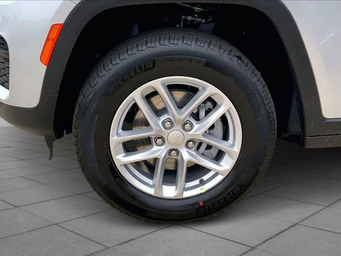 New 2026 Jeep Grand Cherokee Laredo X image 11