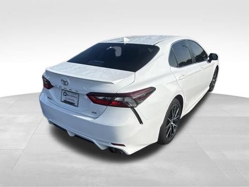 Used 2023 Toyota Camry SE FWD image 5