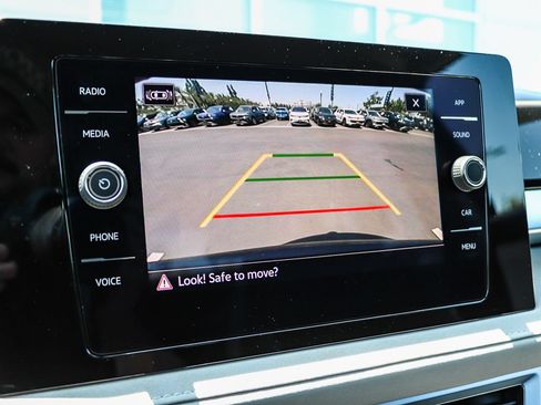 Used 2025 Volkswagen Taos SE FWD image 24