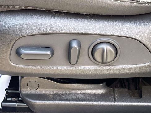 Used 2023 Buick Encore GX Select w/ Sport Touring Package FWD image 18