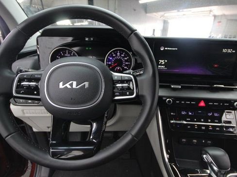 Used 2022 Kia Carnival SX image 14