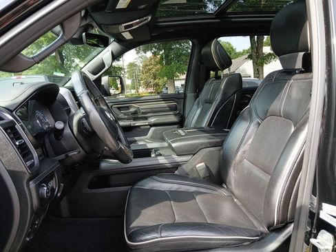 Used 2020 RAM 1500 Limited w/ Black Appearance Package AWD/4WD image 20
