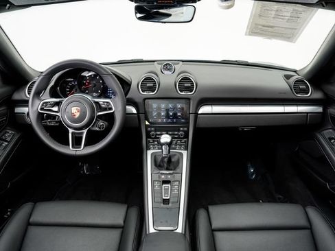 Certified 2024 Porsche 718 Boxster RWD image 23
